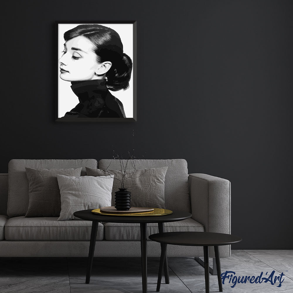 Woman wearing black clothes